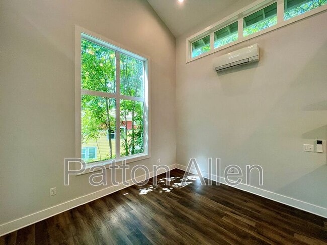Building Photo - 10-10 Riverview Dr