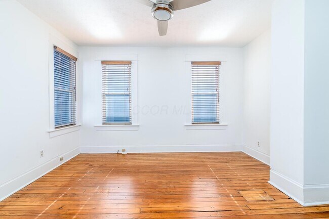 Building Photo - 483 Stanley Ave