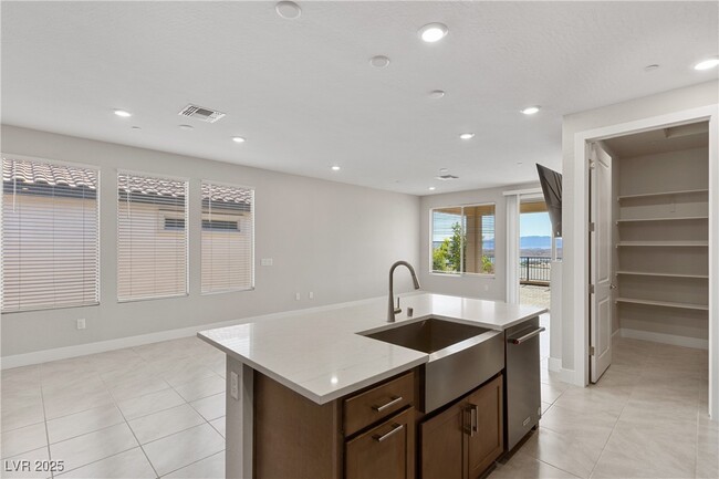 Building Photo - 52 Stone Blf Ln