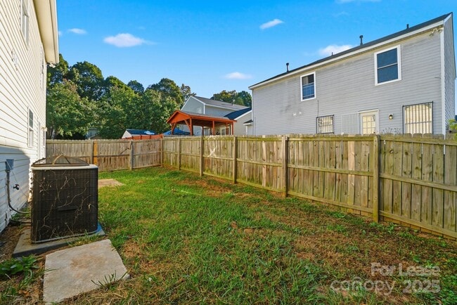 Building Photo - 2322 Pesca Ln