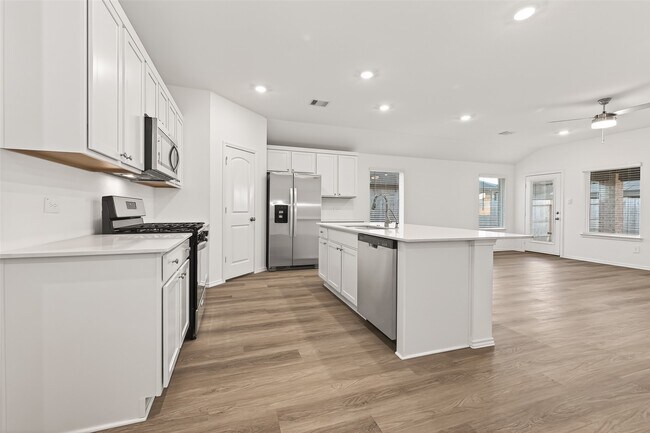 Building Photo - 27410 Oceanus Springs Dr
