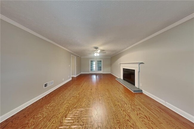 Building Photo - 2831 Olde Post Rd SE