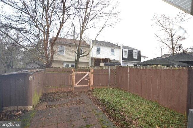 Building Photo - 619 4th St