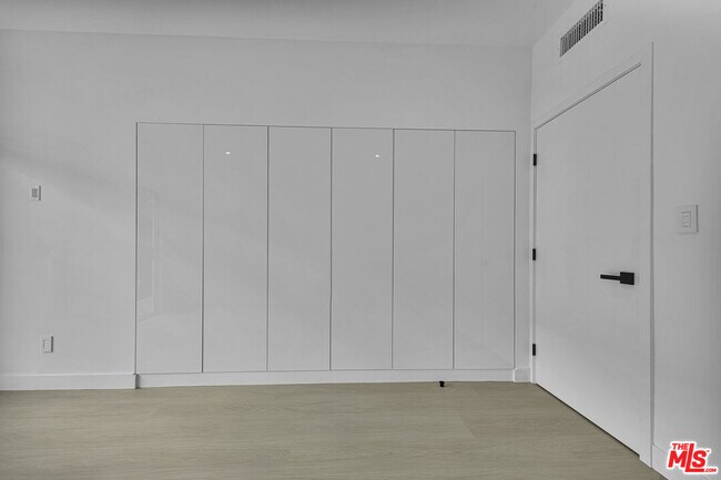 Building Photo - 10630 Wilkins Ave