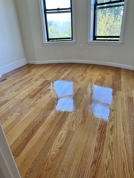 Building Photo - 3 Warwick St