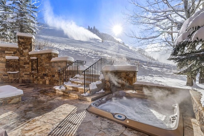 Building Photo - 472 Thunderbowl Ln