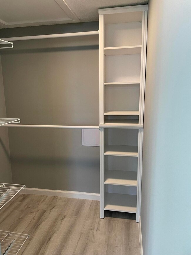 Building Photo - 2800 Palmwood Terrace