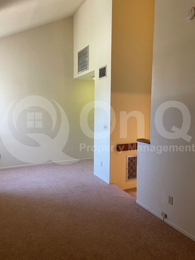 Building Photo - 3117 E Oasis De Palmeras