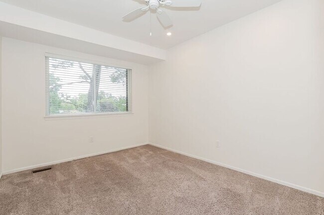 Building Photo - 2206 Brandenburg Way