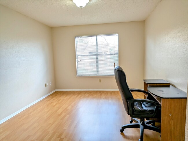 Building Photo - 10555 Turtlewood Ct
