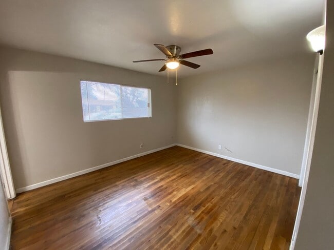 Building Photo - Spacious home Available Now!