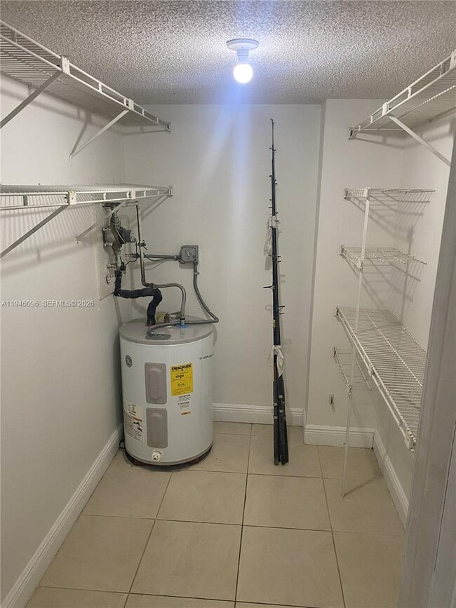 Building Photo - 8290 Lake Dr