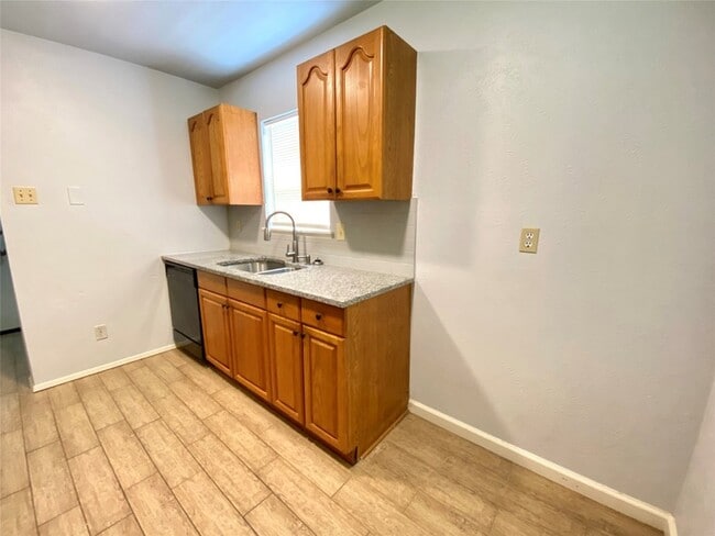 Building Photo - 1428 Big Bend Dr