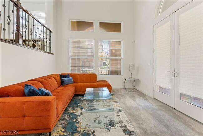 Building Photo - 2 Corte Belleza