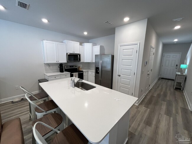 Building Photo - 5749 Stellarjay St