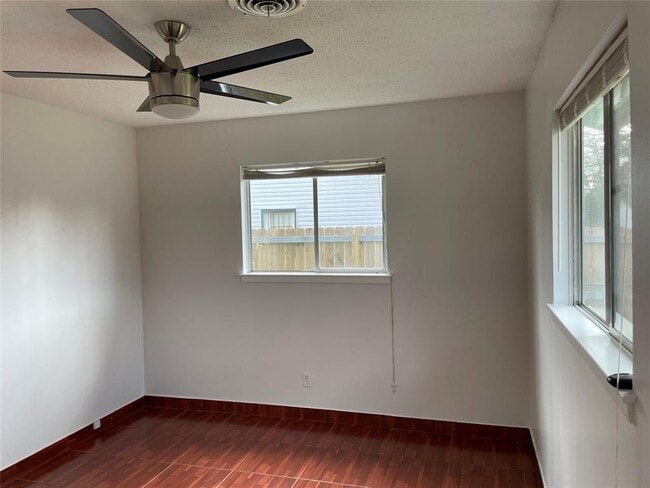 Building Photo - 5506 Gloucester Ln