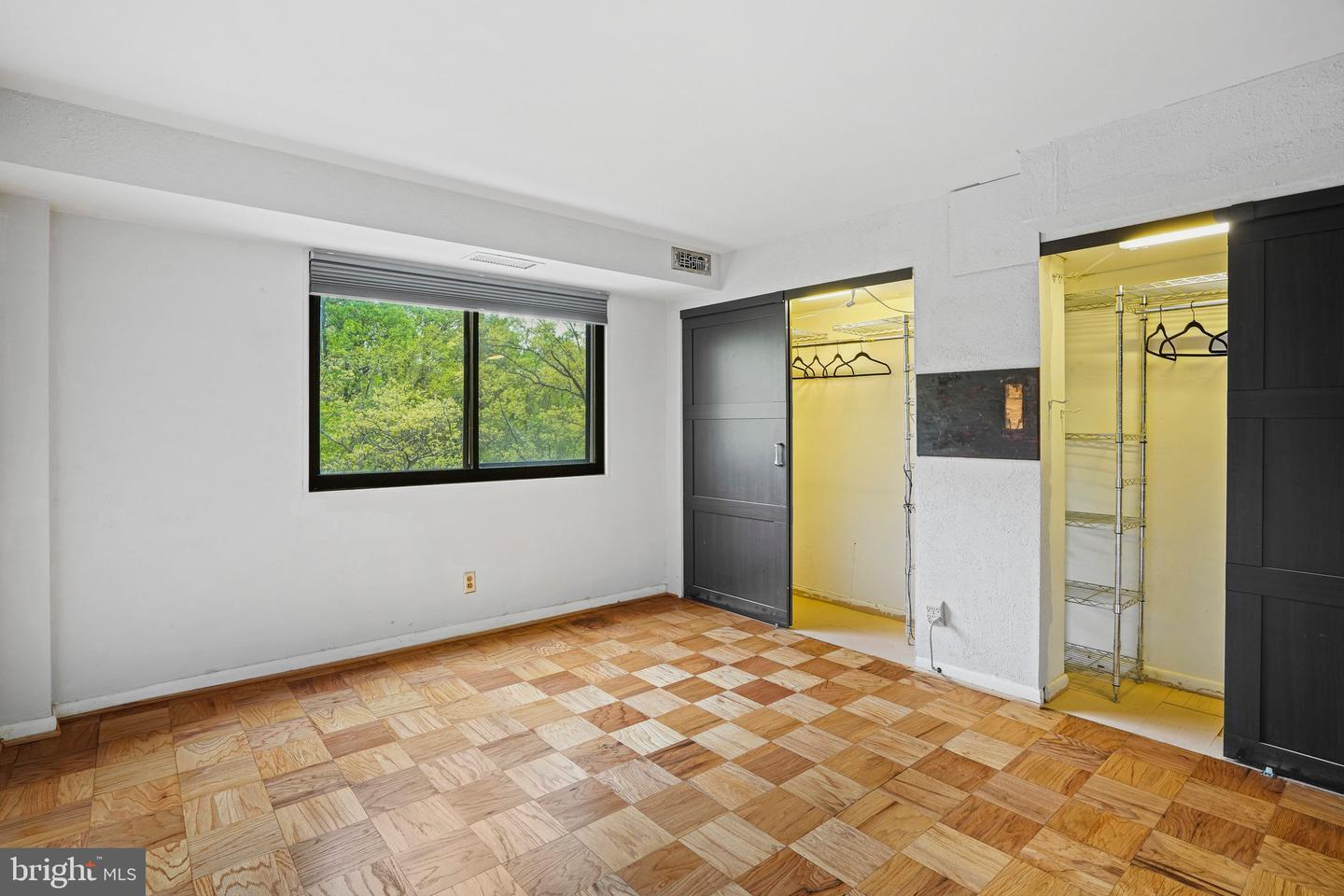 Walk-in closets - 575 Thayer Ave