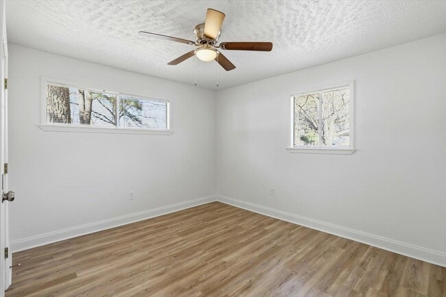 Building Photo - 126 Joanie St