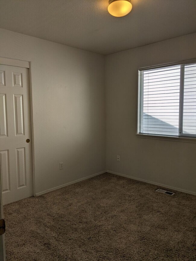 Building Photo - 8419/8421 NE 56th Street