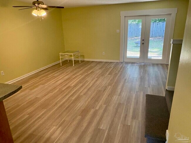 Building Photo - 193 E Burgess Rd