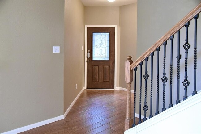 Building Photo - 16016 Summerville Lake Dr