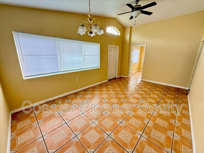 Building Photo - 1002 Golfside Ct