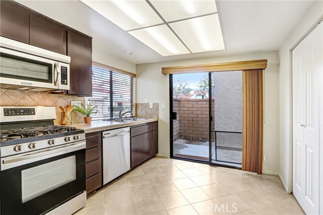 Building Photo - 9849 Allesandro Ct