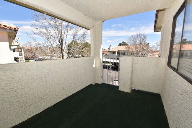Building Photo - Cozy 2-Bedroom Condo at The Lakes – 2nd Fl...