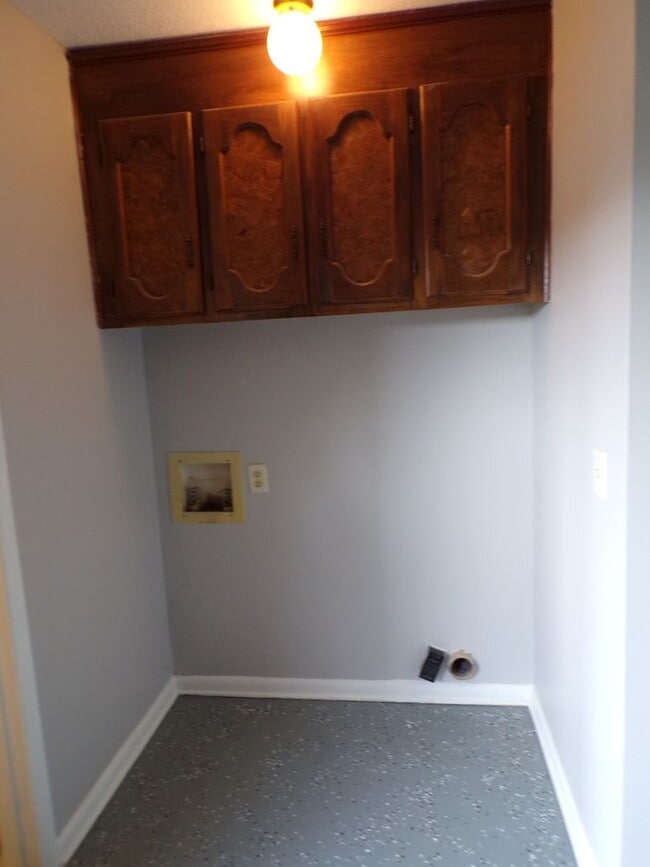 Building Photo - Anthony Circle Townhomes, Enterprise, AL