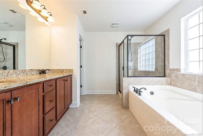 Building Photo - 2003 Fallondale Rd