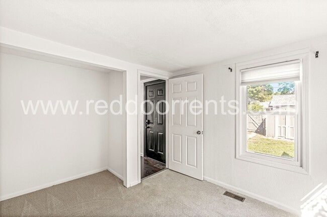 Building Photo - 1602 E 46th St