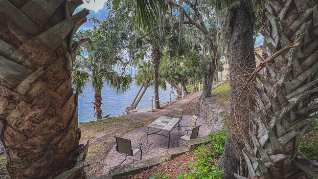 Building Photo - 225 S Tropical Trl