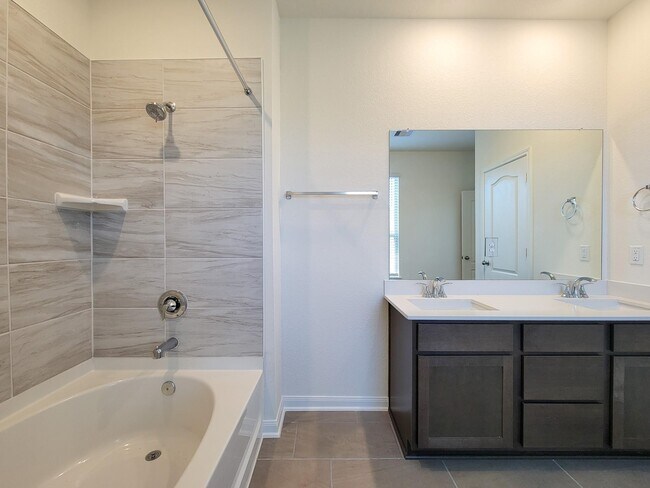 Building Photo - 2815 Lyra Ct