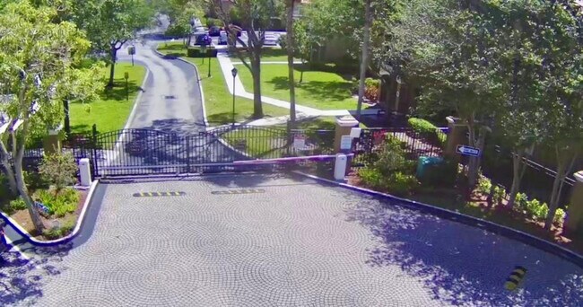 Building Photo - 140 SW 117th Ave