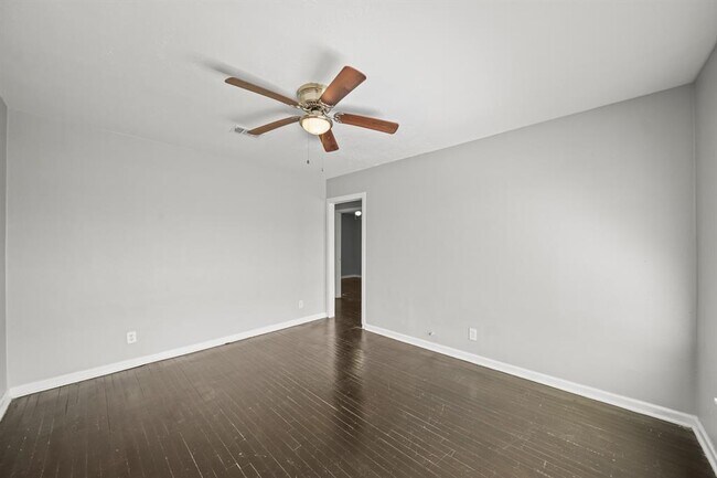 Building Photo - 9315 Laura Koppe Rd