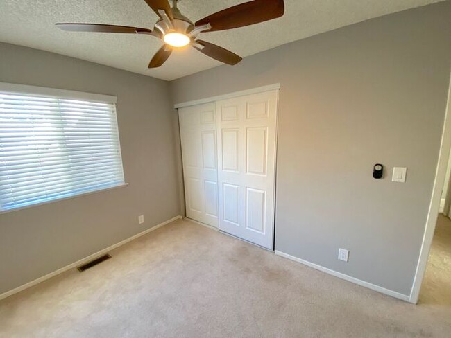 Building Photo - 3 Bedroom Townhouse North Reno - 2 Car Att...