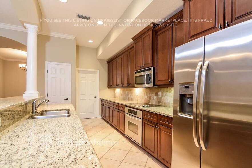 Building Photo - 3241 Grassglen Pl
