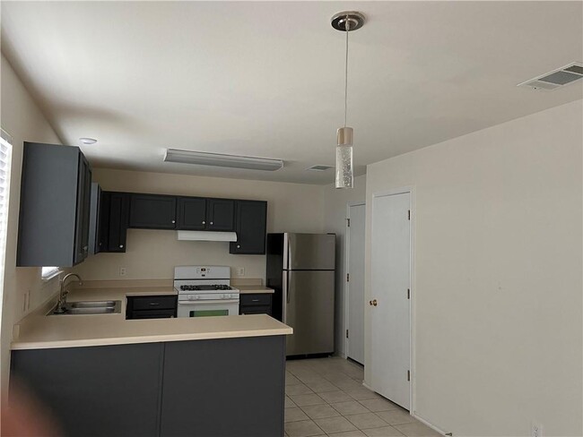 Building Photo - 173 Buttercup Way
