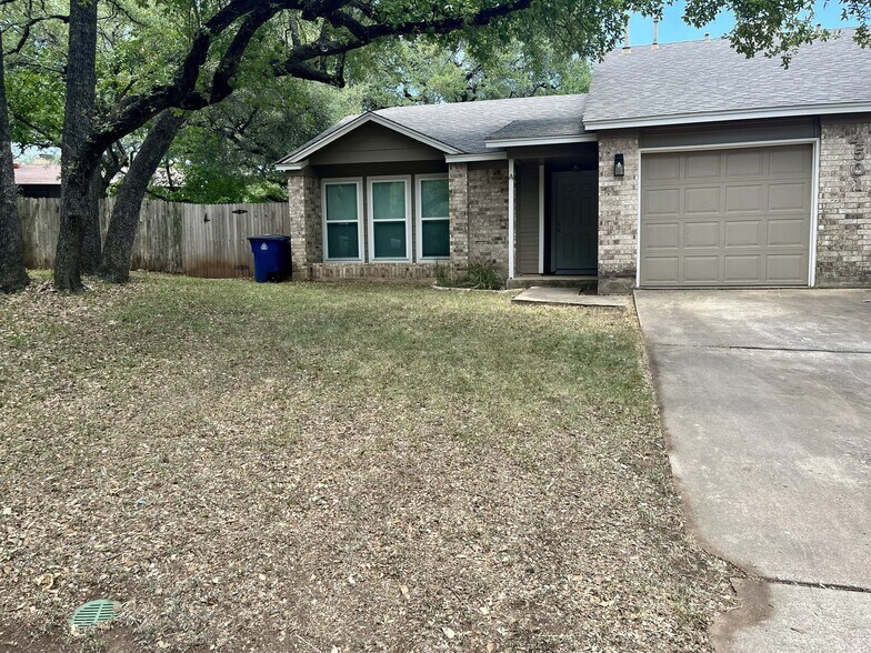 Building Photo - 4501 Dorsett Oaks Cir