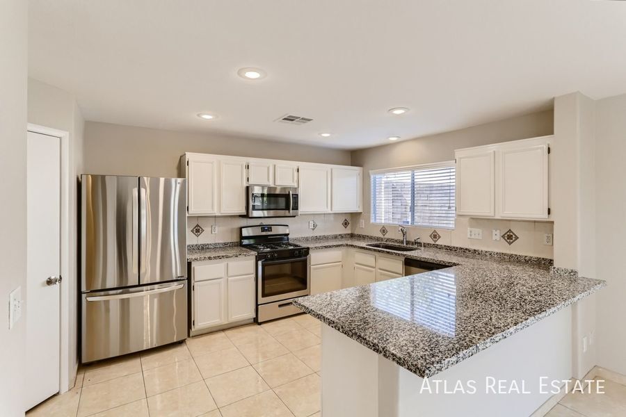 Building Photo - 189 Carlsbad Caverns St