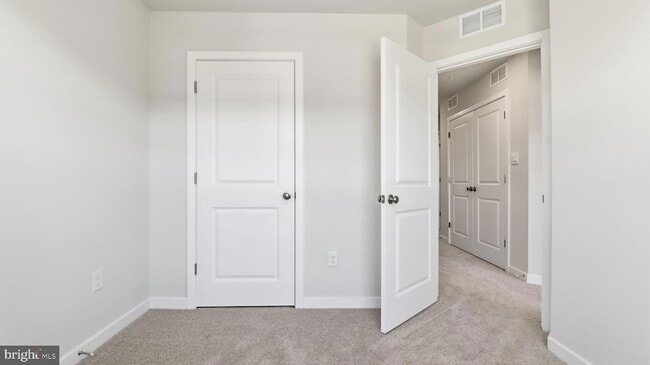 Building Photo - 466 Still Feather Ave