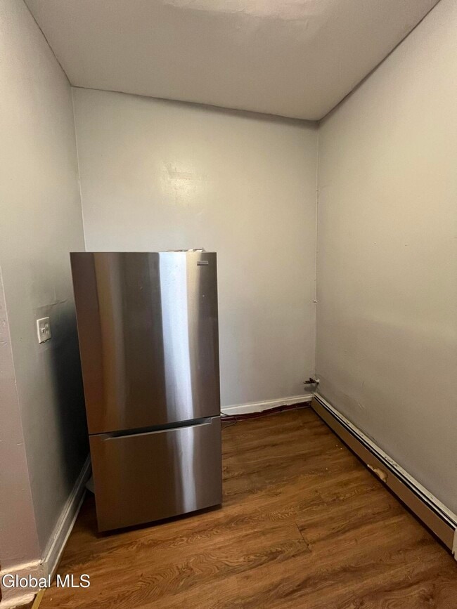 Building Photo - 132 Central Ave