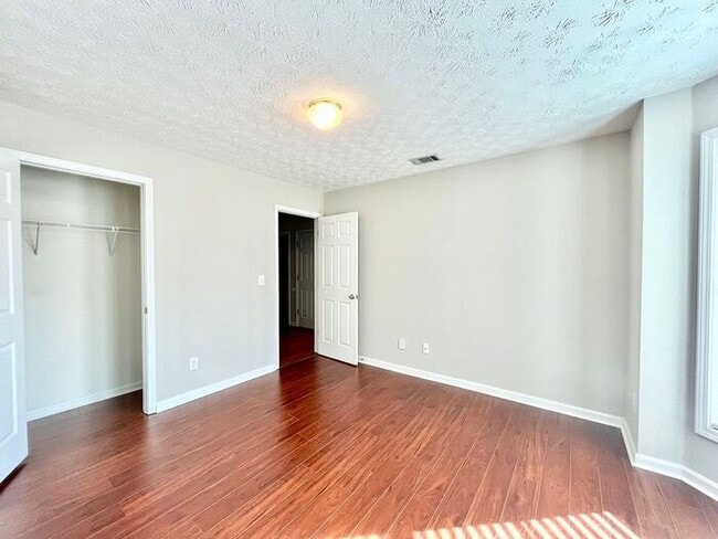 Building Photo - 1410 Highland Farm Dr