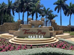 Building Photo - 9727 Acqua Ct