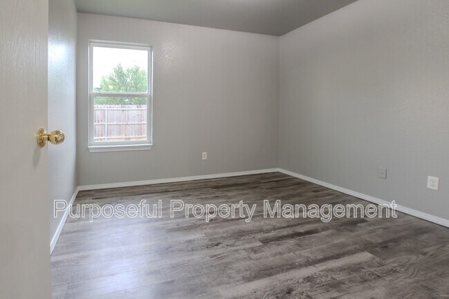 Building Photo - 414 Calla Lily Ln