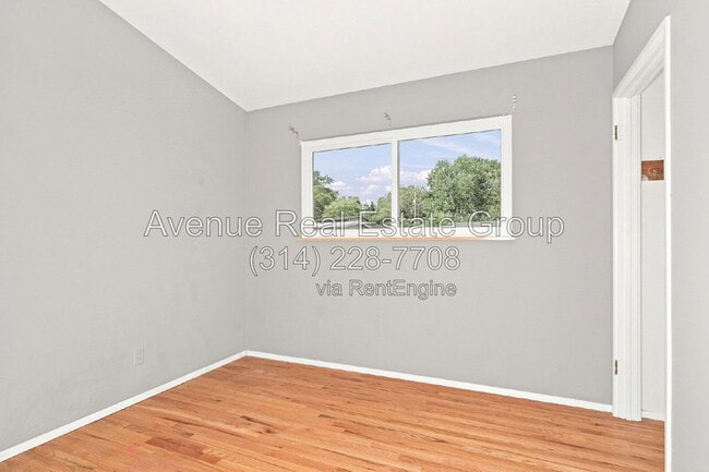 Building Photo - 9534 Grandview Dr