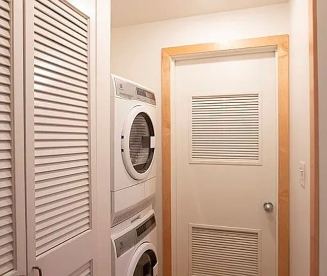 Building Photo - Beautifully 2-Bedroom Condo in Boston