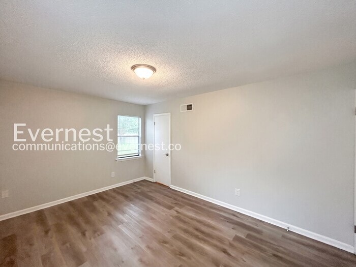 Building Photo - 3352 Brownbark Dr