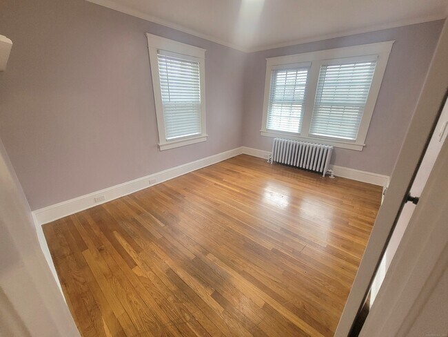 Building Photo - 12 Division St