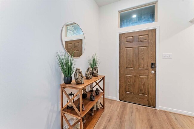 Building Photo - 12803 Pear Orchard Dr